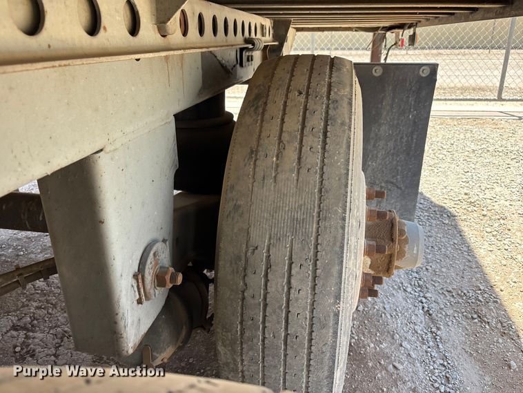 image for item EL2517 2004 Wabash refrigerated van trailer