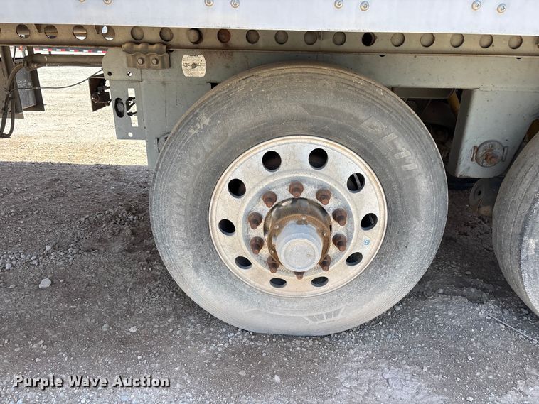 image for item EL2517 2004 Wabash refrigerated van trailer