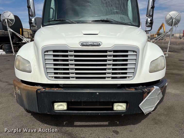 image for item EL2527 2016 Freightliner Business Class M2 box truck