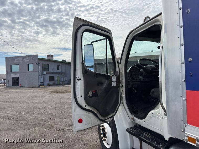 image for item EL2527 2016 Freightliner Business Class M2 box truck