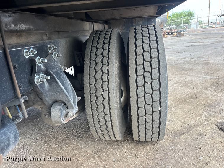 image for item EL2527 2016 Freightliner Business Class M2 box truck