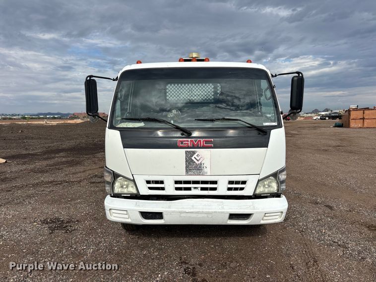 image for item EL2534 2007 GMC W4500 flatbed truck