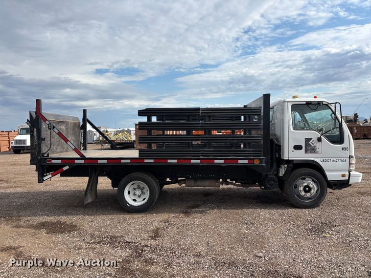 image for item EL2534 2007 GMC W4500 flatbed truck