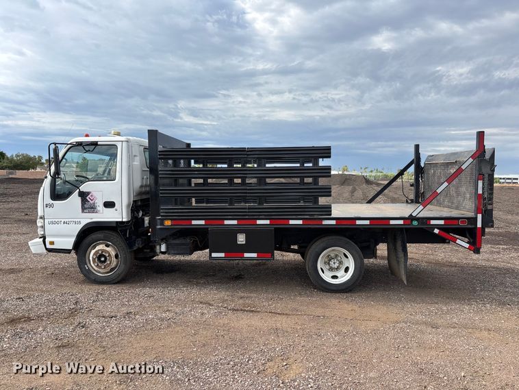 image for item EL2534 2007 GMC W4500 flatbed truck