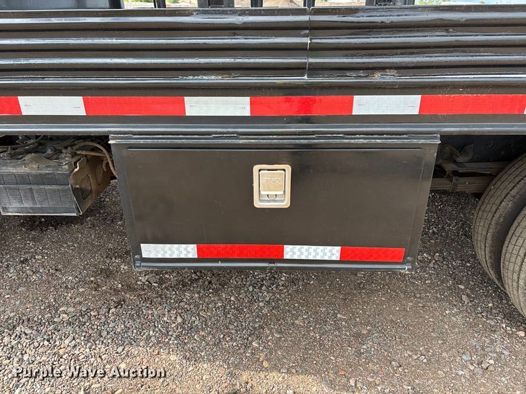 image for item EL2534 2007 GMC W4500 flatbed truck