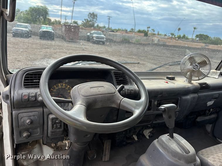image for item EL2534 2007 GMC W4500 flatbed truck