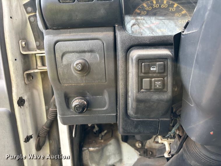 image for item EL2534 2007 GMC W4500 flatbed truck