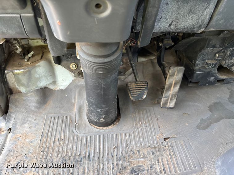 image for item EL2534 2007 GMC W4500 flatbed truck