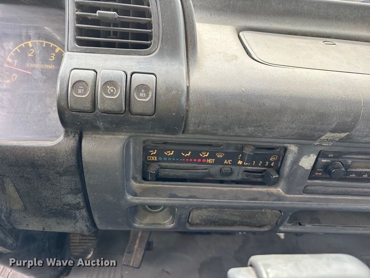 image for item EL2534 2007 GMC W4500 flatbed truck