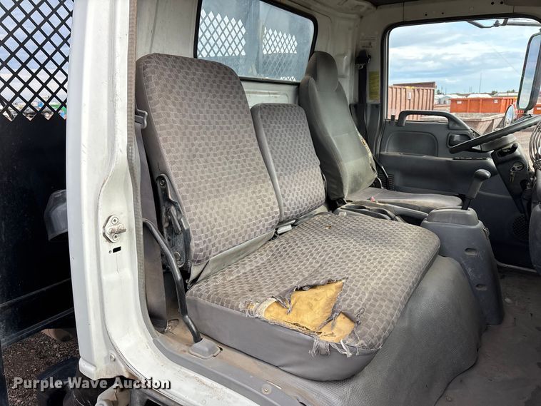 image for item EL2534 2007 GMC W4500 flatbed truck