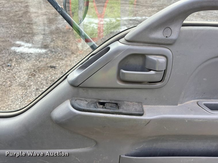 image for item EL2534 2007 GMC W4500 flatbed truck