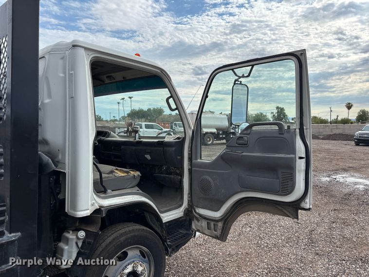 image for item EL2534 2007 GMC W4500 flatbed truck