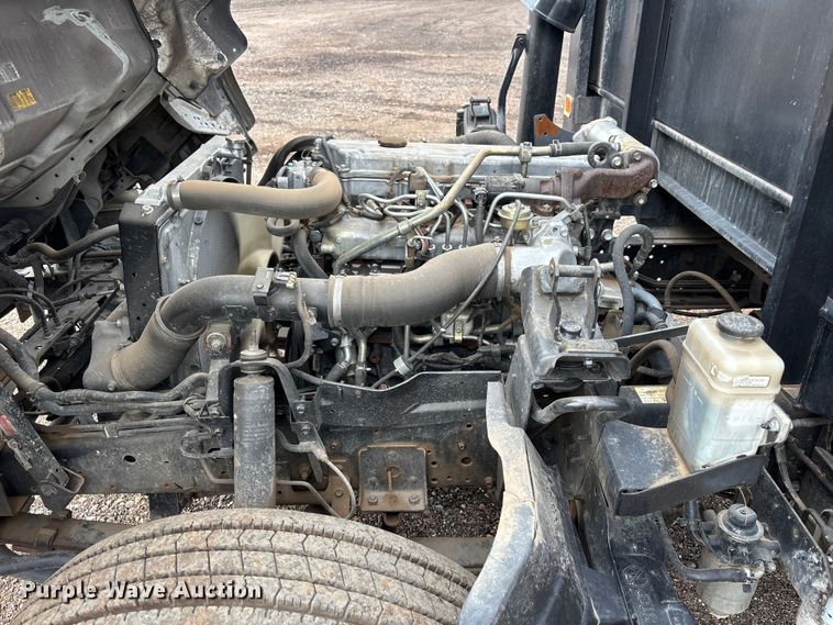 image for item EL2534 2007 GMC W4500 flatbed truck