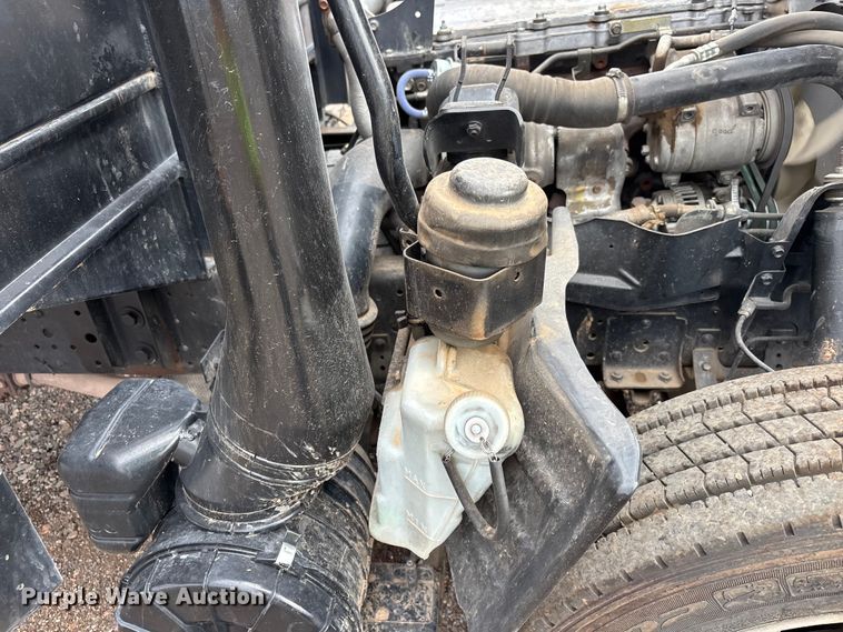 image for item EL2534 2007 GMC W4500 flatbed truck