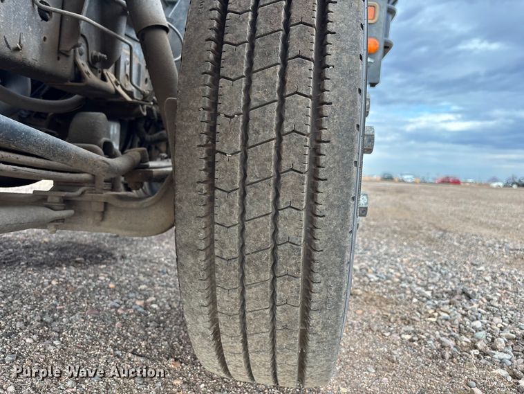 image for item EL2534 2007 GMC W4500 flatbed truck
