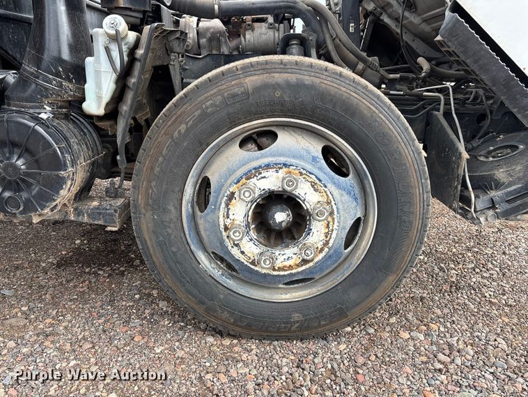 image for item EL2534 2007 GMC W4500 flatbed truck