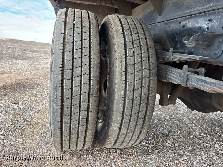 image for item EL2534 2007 GMC W4500 flatbed truck