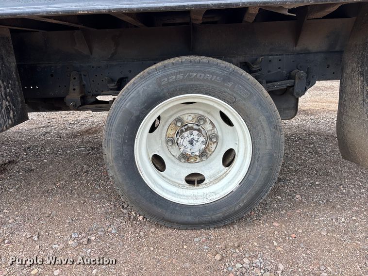 image for item EL2534 2007 GMC W4500 flatbed truck
