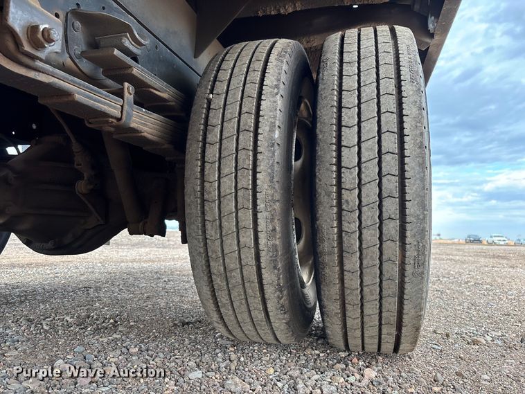 image for item EL2534 2007 GMC W4500 flatbed truck