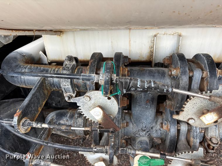 image for item EL2535 1997 Freightliner FL70 water truck