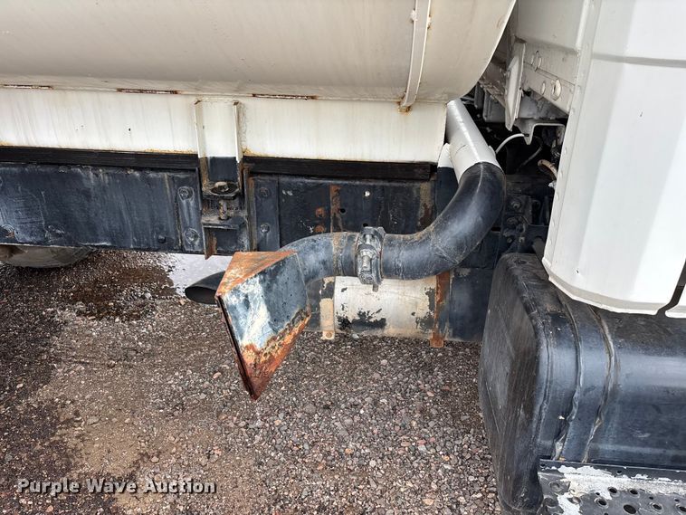 image for item EL2535 1997 Freightliner FL70 water truck