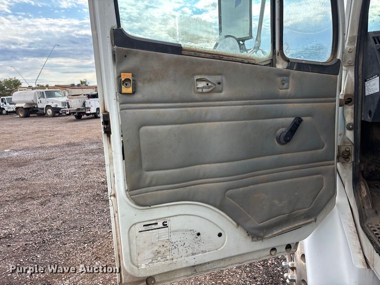image for item EL2535 1997 Freightliner FL70 water truck