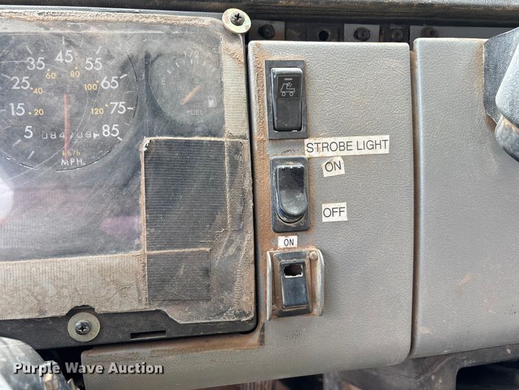 image for item EL2535 1997 Freightliner FL70 water truck