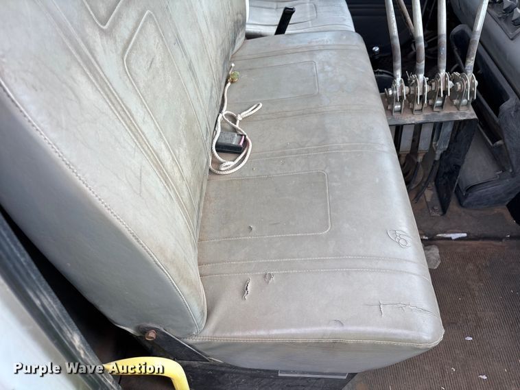 image for item EL2535 1997 Freightliner FL70 water truck