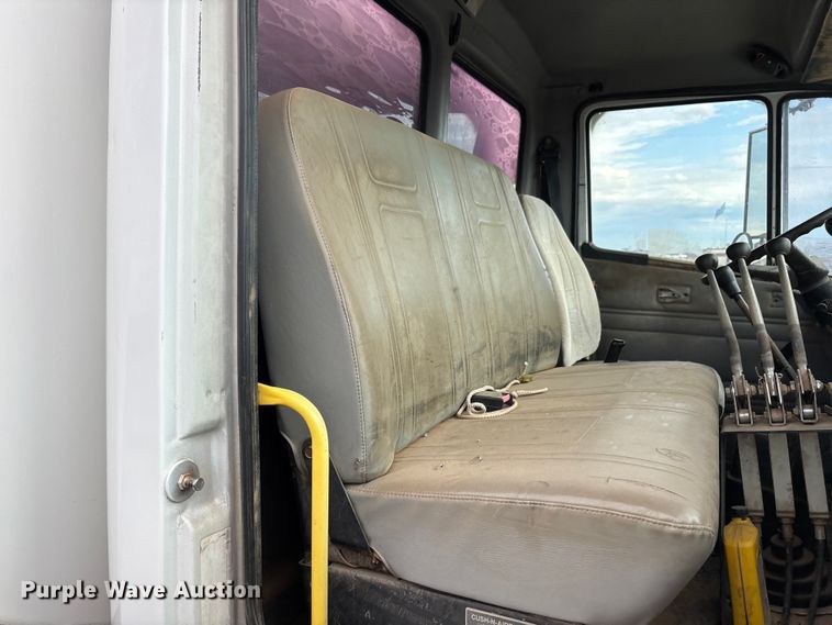 image for item EL2535 1997 Freightliner FL70 water truck