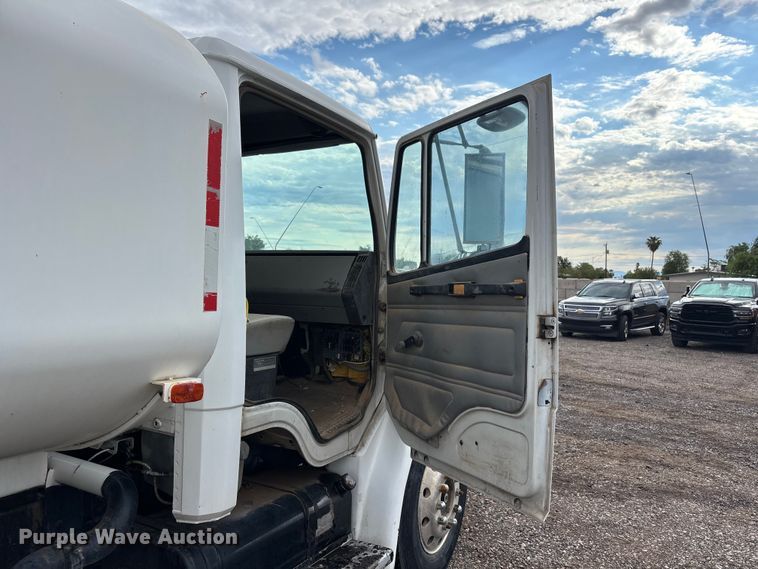 image for item EL2535 1997 Freightliner FL70 water truck