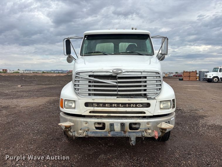 image for item EL2537 2000 Sterling L9500 Series water truck