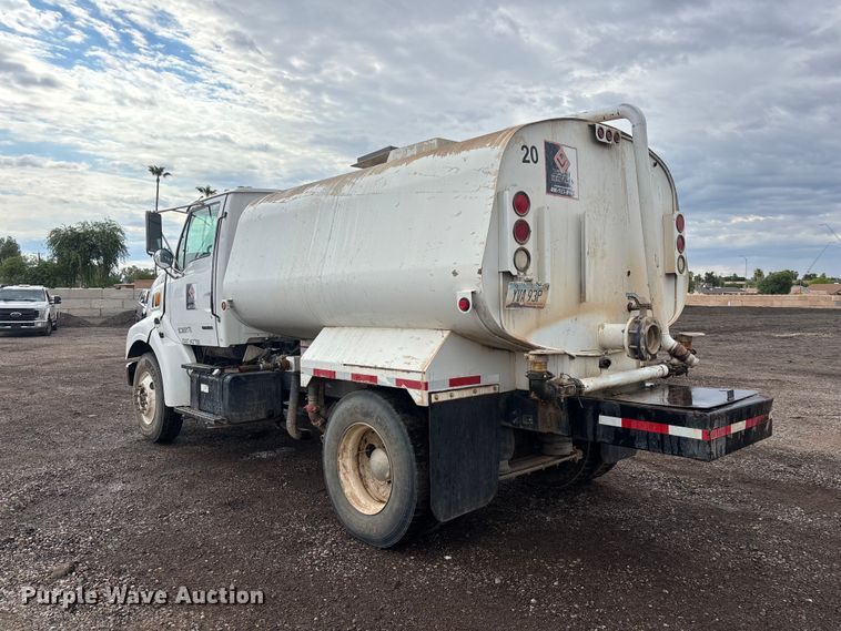 image for item EL2537 2000 Sterling L9500 Series water truck