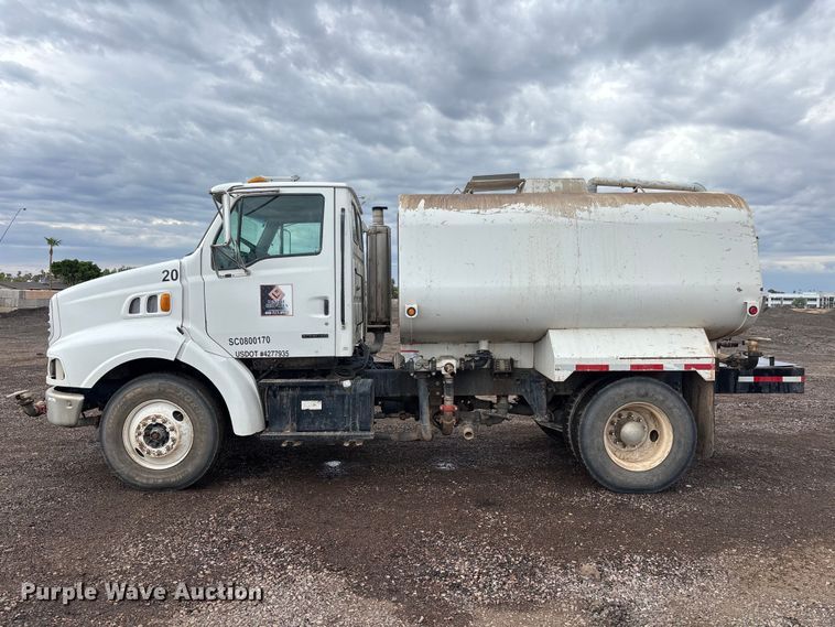 image for item EL2537 2000 Sterling L9500 Series water truck