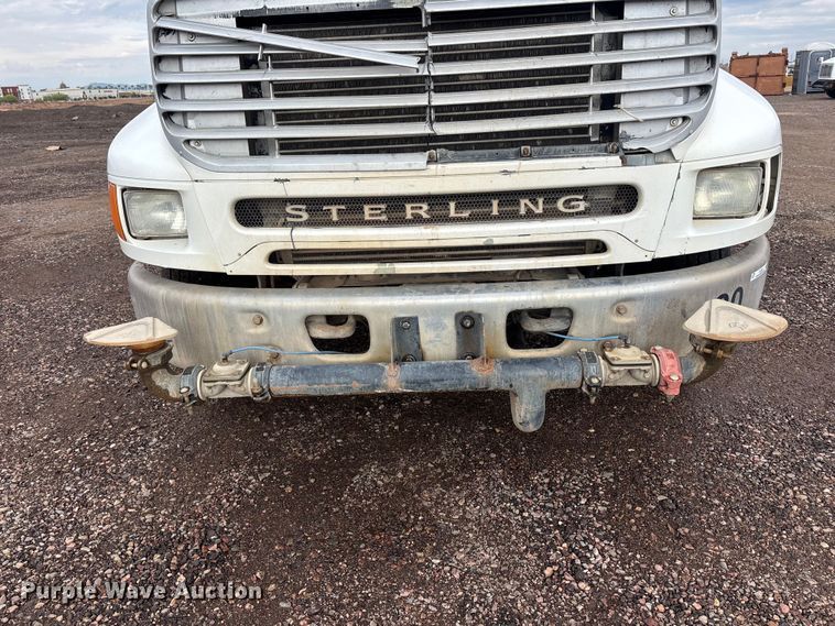 image for item EL2537 2000 Sterling L9500 Series water truck