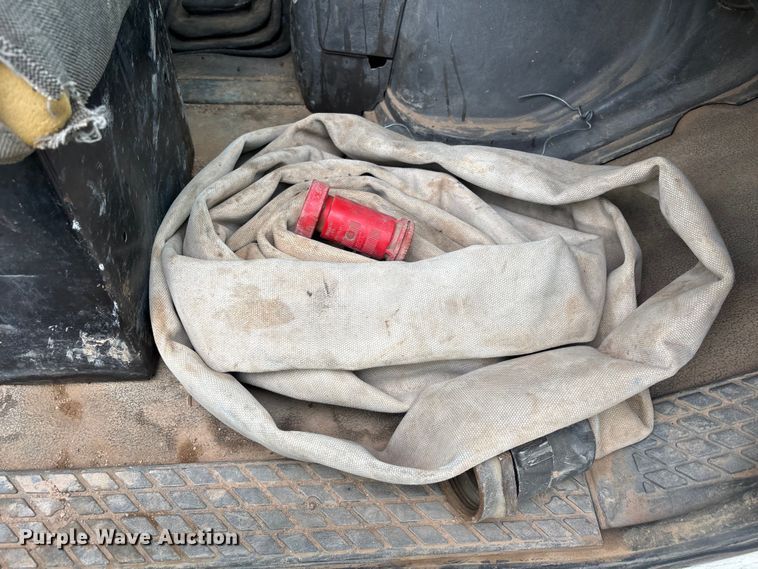 image for item EL2537 2000 Sterling L9500 Series water truck