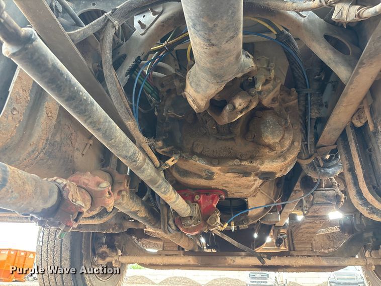 image for item EL2537 2000 Sterling L9500 Series water truck