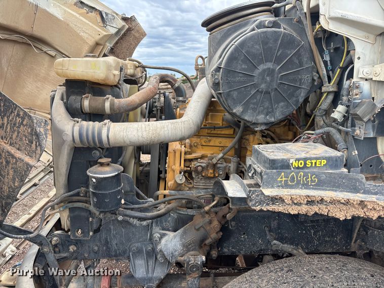 image for item EL2537 2000 Sterling L9500 Series water truck
