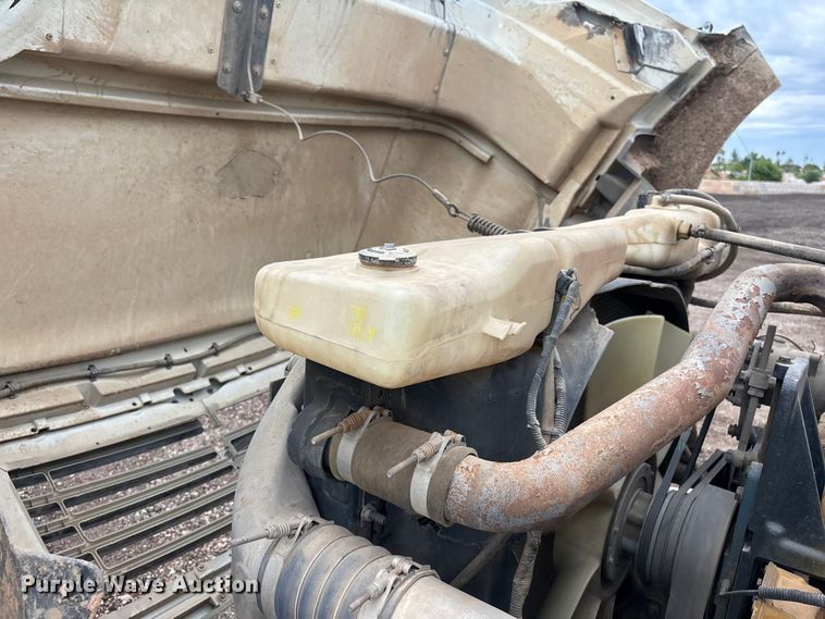 image for item EL2537 2000 Sterling L9500 Series water truck