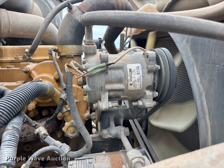 image for item EL2537 2000 Sterling L9500 Series water truck