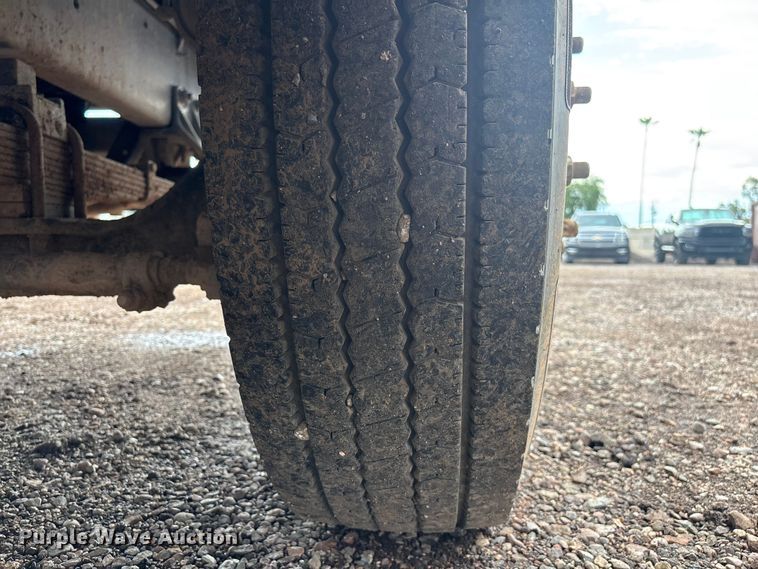 image for item EL2537 2000 Sterling L9500 Series water truck