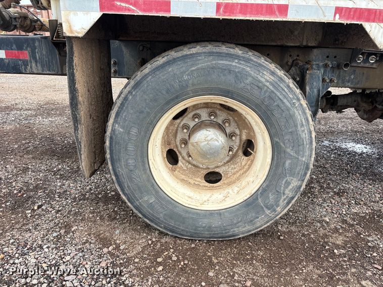 image for item EL2537 2000 Sterling L9500 Series water truck