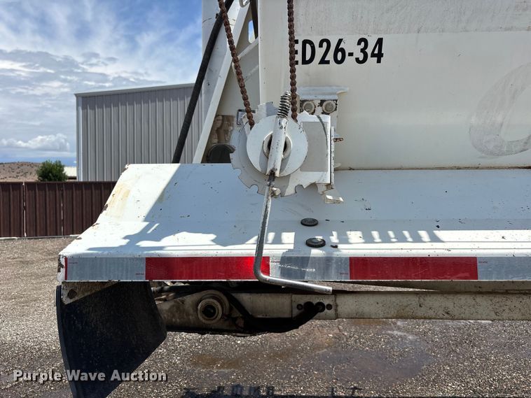 image for item EL2538 2005 Ranco Anvil end dump trailer