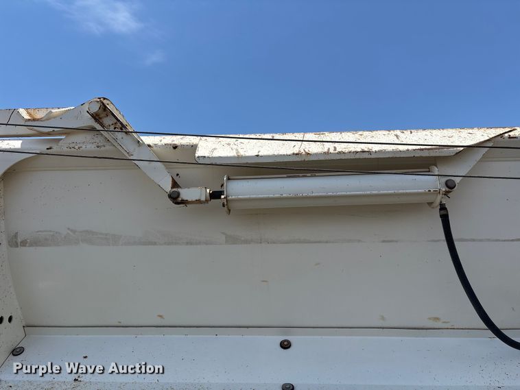 image for item EL2538 2005 Ranco Anvil end dump trailer