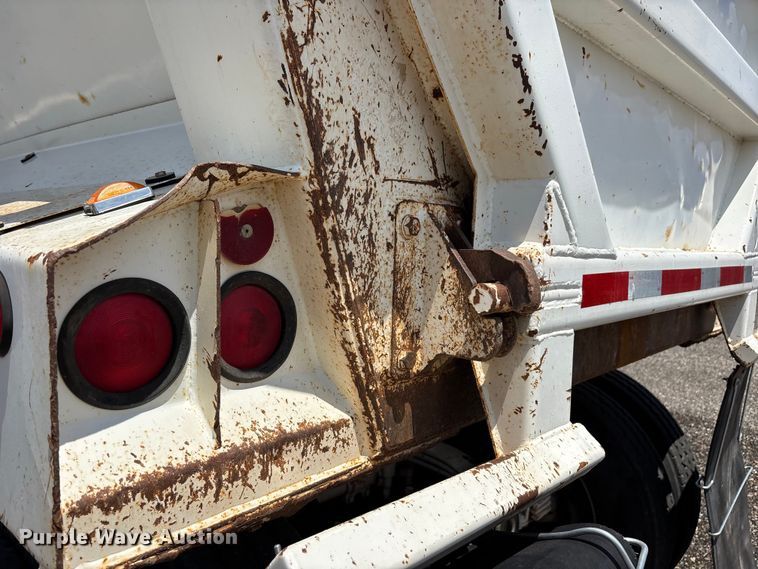 image for item EL2538 2005 Ranco Anvil end dump trailer