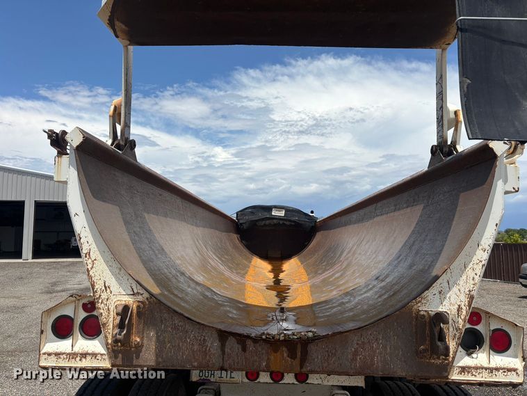 image for item EL2538 2005 Ranco Anvil end dump trailer