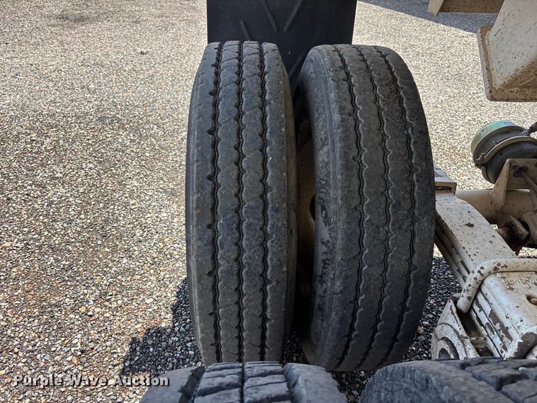 image for item EL2538 2005 Ranco Anvil end dump trailer