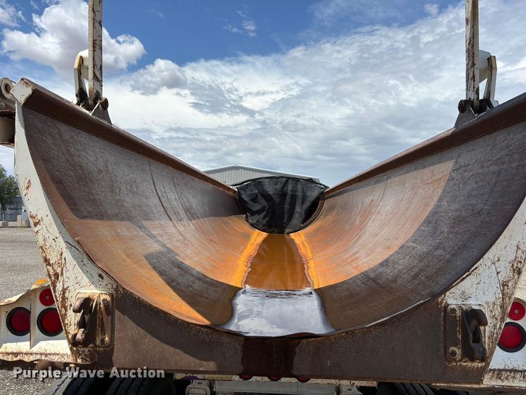 image for item EL2539 2005 Ranco Anvil end dump trailer