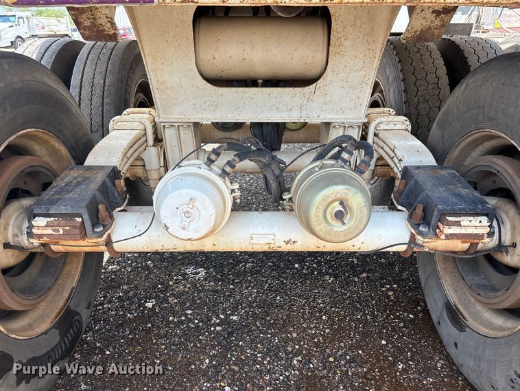 image for item EL2539 2005 Ranco Anvil end dump trailer