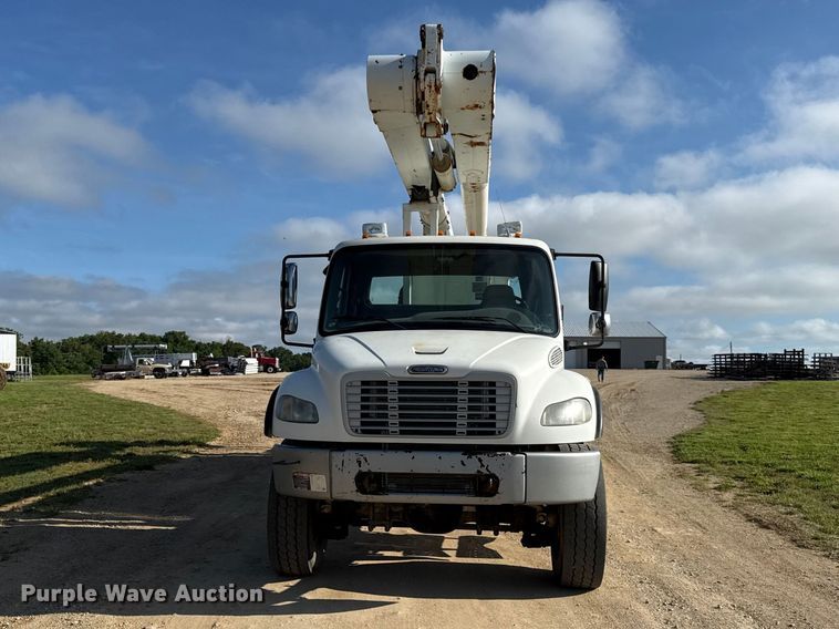 image for item EN0313 2007 Freightliner Business Class M2 bucket truck
