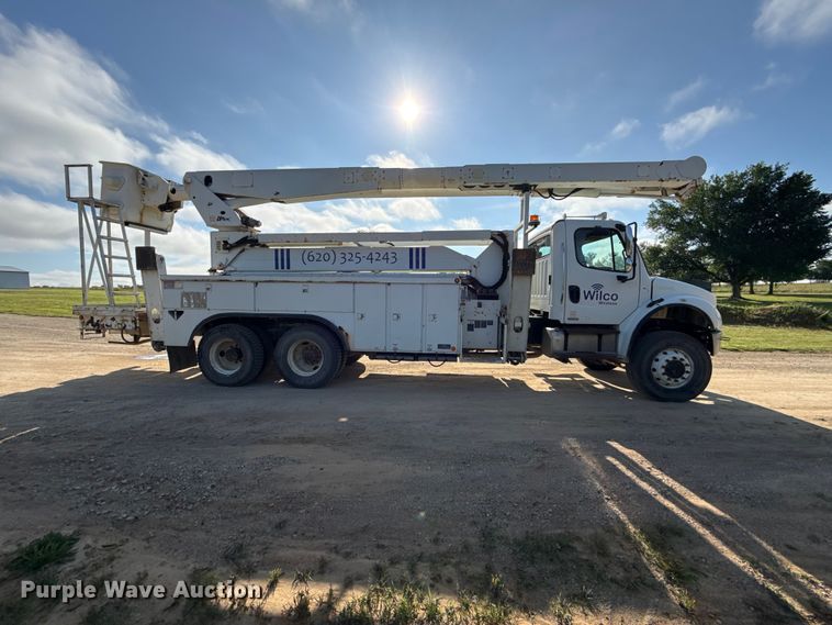 image for item EN0313 2007 Freightliner Business Class M2 bucket truck